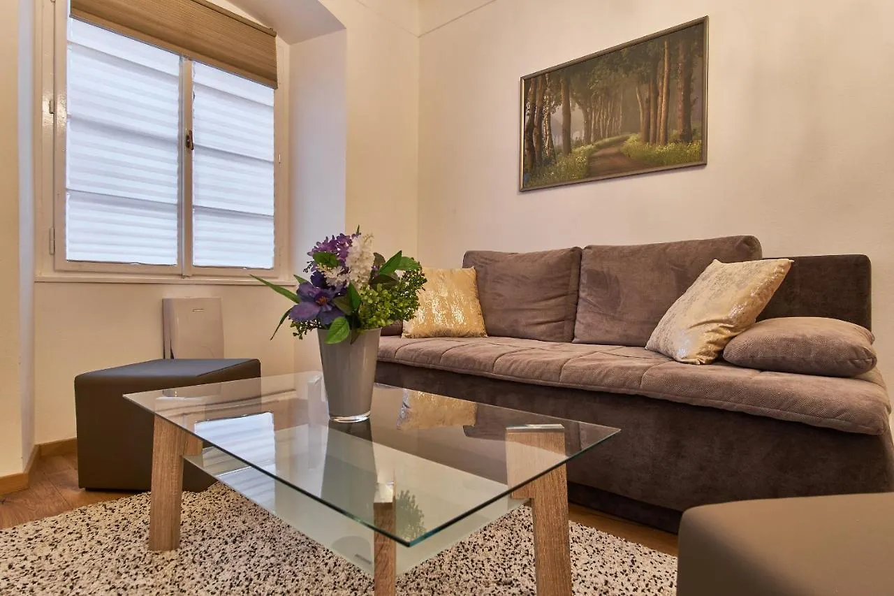 Charles Bridge Royal Apartment Praga
