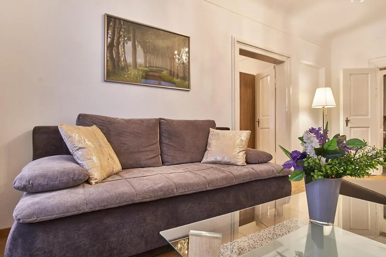 Charles Bridge Royal Apartment Praga 0*,  Repubblica Ceca