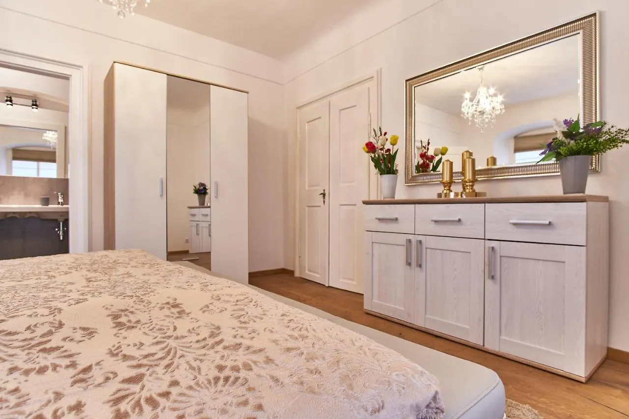 Charles Bridge Royal Apartment Praga Repubblica Ceca