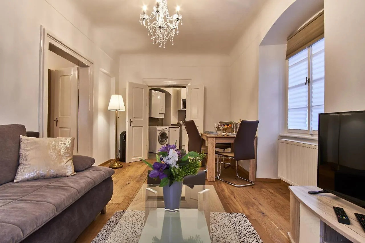 Charles Bridge Royal Apartment Praga 0*,