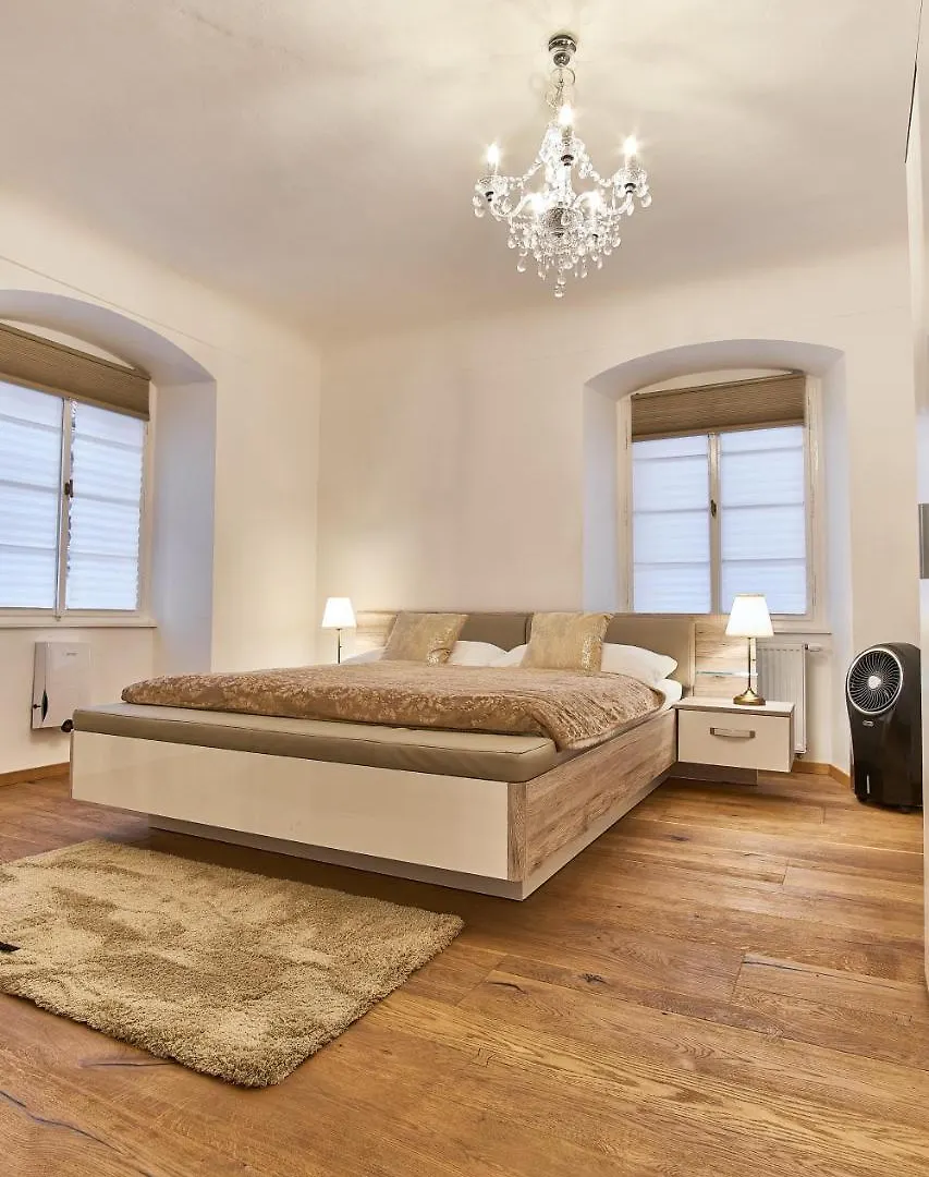 Charles Bridge Royal Apartment Praga 0*,  Repubblica Ceca